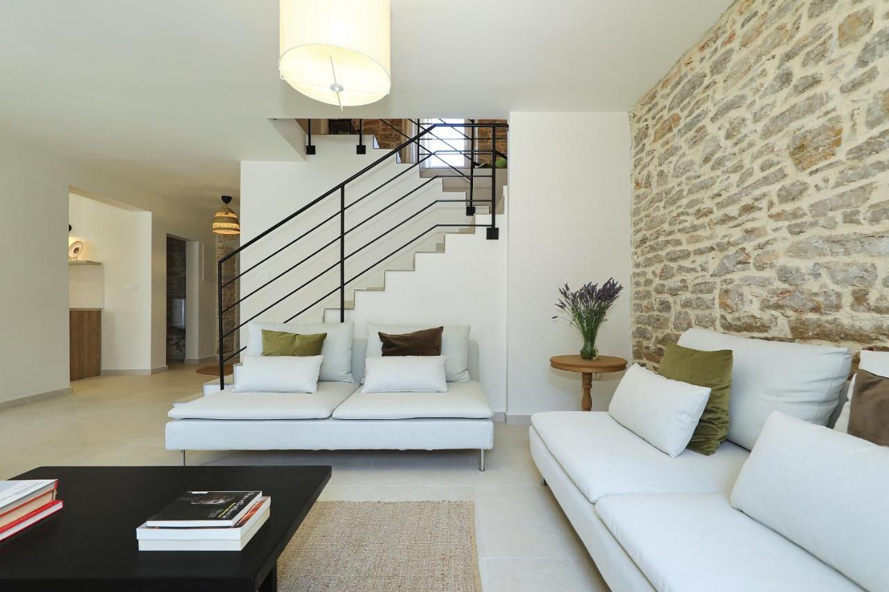 בוזאבה Villa Mira With A Heated Pool And A Sea View מראה חיצוני תמונה