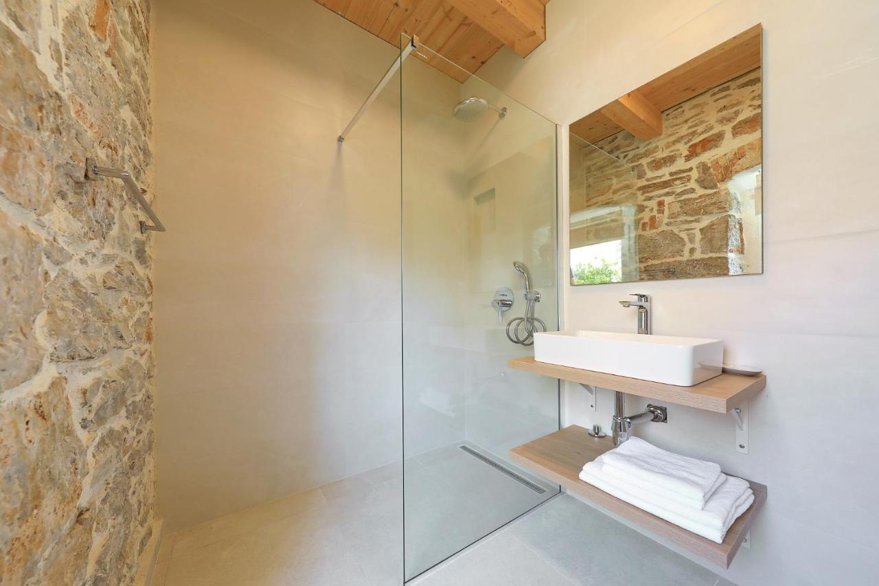 בוזאבה Villa Mira With A Heated Pool And A Sea View מראה חיצוני תמונה