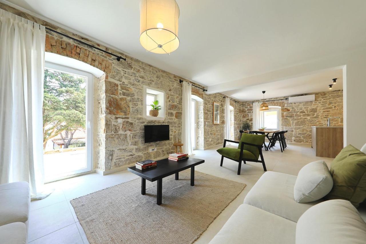 בוזאבה Villa Mira With A Heated Pool And A Sea View מראה חיצוני תמונה