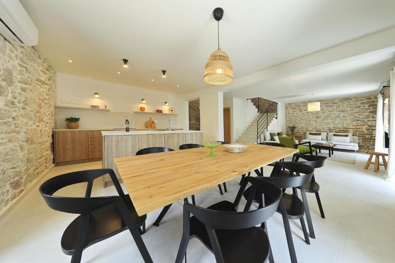 בוזאבה Villa Mira With A Heated Pool And A Sea View מראה חיצוני תמונה
