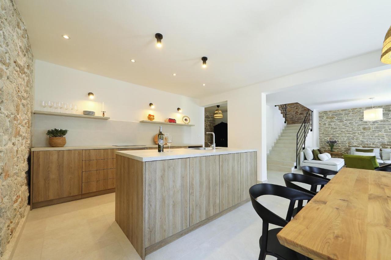 בוזאבה Villa Mira With A Heated Pool And A Sea View מראה חיצוני תמונה